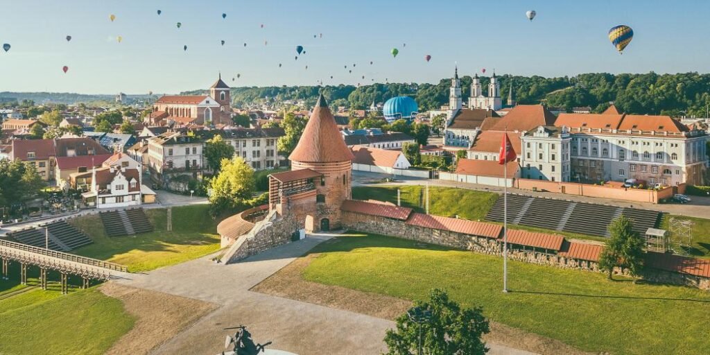 Viaje el Castillo de Kaunas con WeXplorer